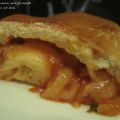 Rollo de pizza relleno de queso azul, tomate y[...]