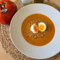 CREMA TEMPLADA DE CALABACÍN Y TOMATE HUEVO DE[...]