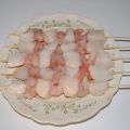 Brochetas de vieiras y gambas