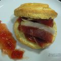 Scones Con Jamón y Mermelada de Tomate[...]
