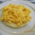 AREPAS CON HUEVO REVUELTO