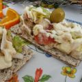 TOSTA DE SÉSAMO  EN ENSALADA DE BACALAO.