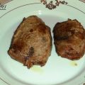 LOMOS DE ATÚN CON TOMATE Y PIMIENTO