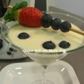 CHUPITO DE CHOCOLATE BLANCO CON FRUTOS ROJOS