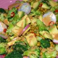 Ensalada de brócoli, aguacates y guisantes con[...]