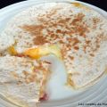 Quesadilla de jamón york y queso.