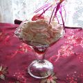 Copa de Fresas en Almíbar y Nata