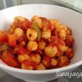 Garbanzos con tomate y pimientos