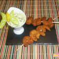 Brochetas de langostinos con crema de aguacate