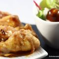 Alitas de pollo con ensalada