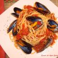 Espaguetis con mejillones y tomate