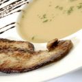 Sopa de garbanzos con hilos de vinagre y foie