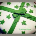Tarta de chocolate con hojas de fondant