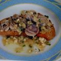 rebanada de pan con almejas