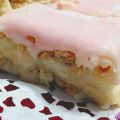 MILHOJAS DE CREMA Y GLASEADO ROSA   