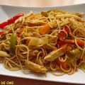 WOK DE NOODLES CON POLLO Y VERDURAS