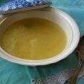 Caldo casero de pollo