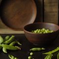 Guisantes con butifarra del perol y huevo poche