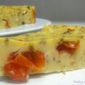Pastel salado de queso y tomates cherry