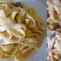 Tagliatelle con roquefort y pasas corinto