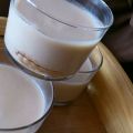 Crema bávara de melocotón en vasito