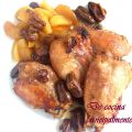 Pollo con manzanas, pasas y dátiles acompañado[...]