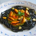 MEJILLONES EN SALSA CON PASTA NEGRA