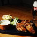 Autenticas Buffalo Wings, ricas fáciles, y . .[...]