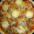 Pizza 3 quesos y bacon