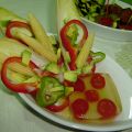 ENSALADA COLORIDA CON  GELATINA DE TOMATITOS