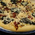 PIZZA DE MORCILLA, PASAS, PIÑONES…