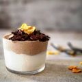 Yogurt natural con crema de manzana