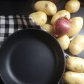 Tortilla de patatas y cebolla (paso a paso para[...]
