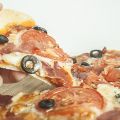 

Pizza de jamón serrano y tomate



