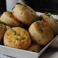 Scones (pogácsa) con cebollin y queso (sin[...]