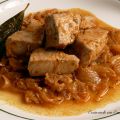 Atún encebollado