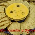 Salsa de queso Cheddar con jalapeños