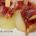 Pinchos de melón con jamón