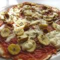 PIZZA DE PESCADO AHUMADO Y PLATANO