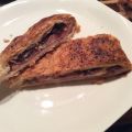 Empanada de jamón, queso de cabra y dátiles