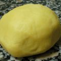 Pastel salado de salchichas y bacon