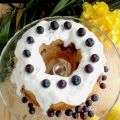 BUNDT CAKE DE LIMÓN Y ARÁNDANOS CON GLASEADO DE[...]