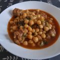 Potaje de garbanzos con butifarra