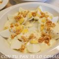 HUEVOS CON SALSA DE NATA Y QUESO