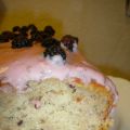 Pastel de moras y yogur con cobertura