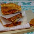 Empanada casera con pisto y huevo cocido