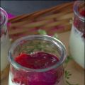 Vasitos de mermelada de frambuesa y nata