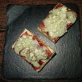 TOSTA DE BACON Y ROQUEFORT