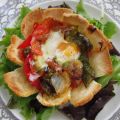 CESTAS DE PAN DE MOLDE RELLENAS DE PISTO Y HUEVO