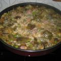 Arroz con salchichas y alcachofas